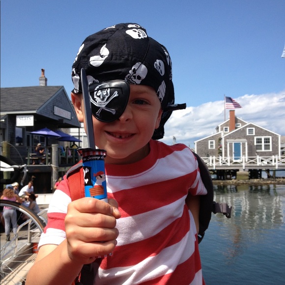 Pirate Cape and Skull Cap- EUC - Picture 2 of 9